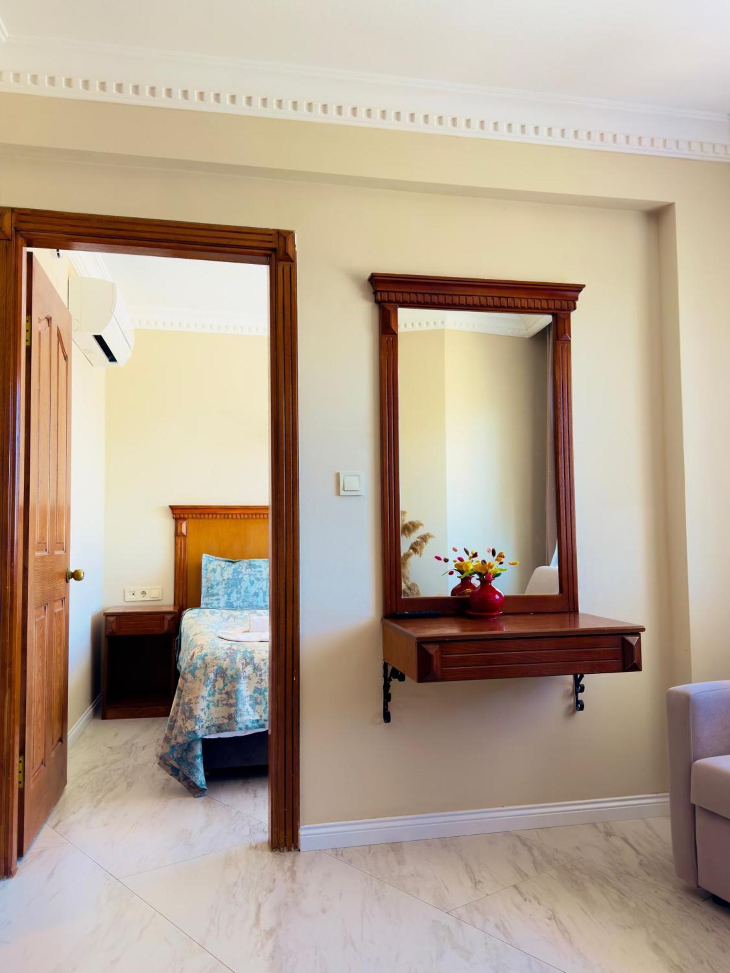 Rosy Suites Hotel Kusadasi Exterior photo